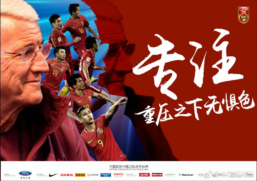 传统艺术品需要观众的投入，观众迷失在作品里，作品是伟大、神圣、有权威的，而人则是附属其上，被其中的神秘所深深吸引，因此传统艺术可以帮助造神。